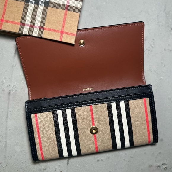 NEW BURBERRY HALTON STRIPED LOGO CONTINENTAL WALLET CLUTCH - Picture 9 of 15